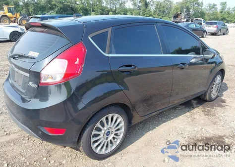 2015 Ford Fiesta Titanium из США, поврежденный, VIN 3FADP4FJXFM101708